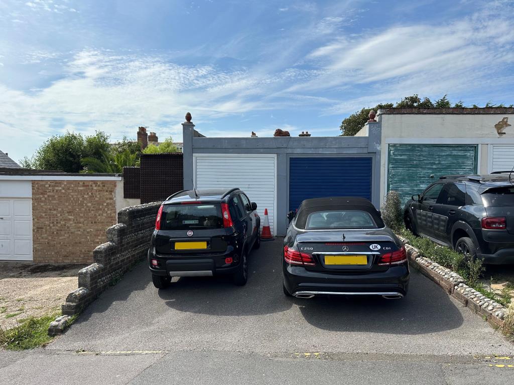 Lot: 122 - DOUBLE GARAGE WITH OFF-ROAD PARKING TO FRONT - External of Double Garage